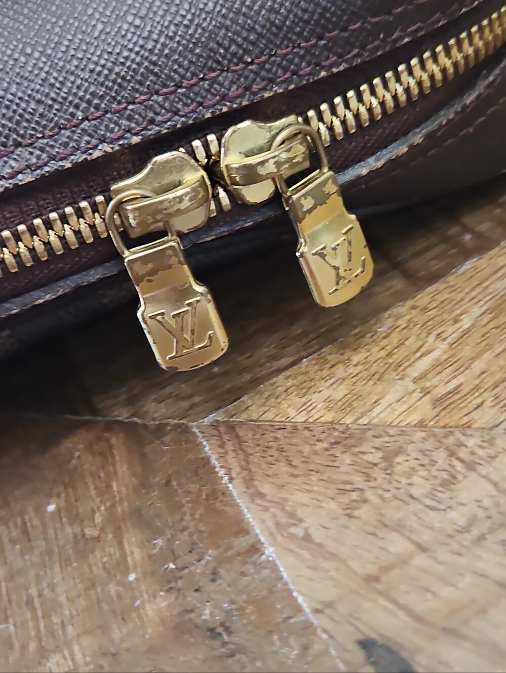 LOUIS VUITTON Damier Ebene Brera Customized Painted Baby Yoda Image - Picture 9 of 16